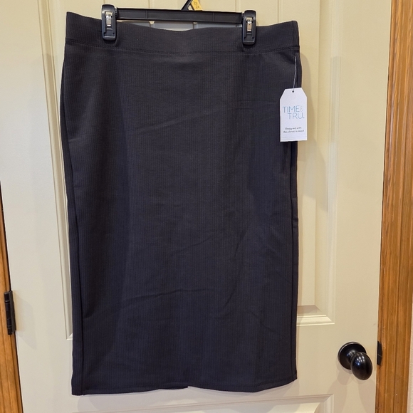 Time and Tru Dresses & Skirts - Black Ribbed Knit Pencil Skirt - Size Large (12-14) New Closet Staple Versatile